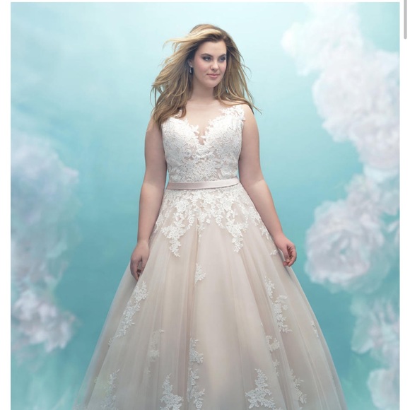 Allure Bridals Lace Ivory Wedding Dress - Picture 1 of 2